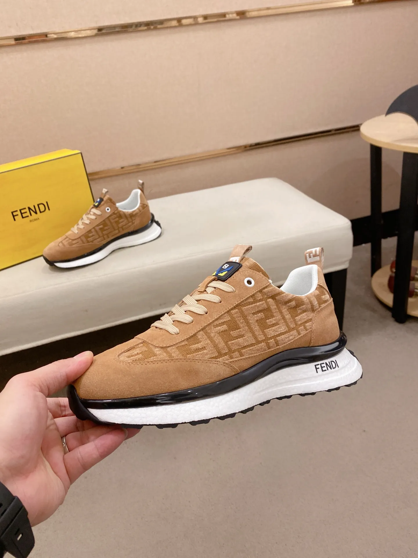 Factory price 442💰 (fendi) New high-top 👊🏻 upper 🇮🇹 imported cowhide fabric 🇩🇪 imported breathable mesh lining. The original outsole is molded to highlight the identity of every man, and the upper foot is elegant and stable🚶🏻🚶🏻The high-end custom counters reproduce the original version📯No matter the wind or rain, the shoe last remains unchanged and can withstand the verification of time🔍️,🔵 Size: 38-44